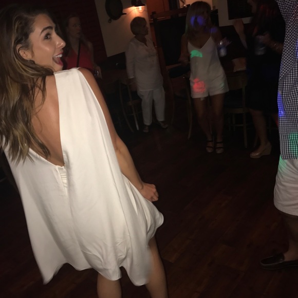 Meet your Posher, Christina - Picture 4 of 4